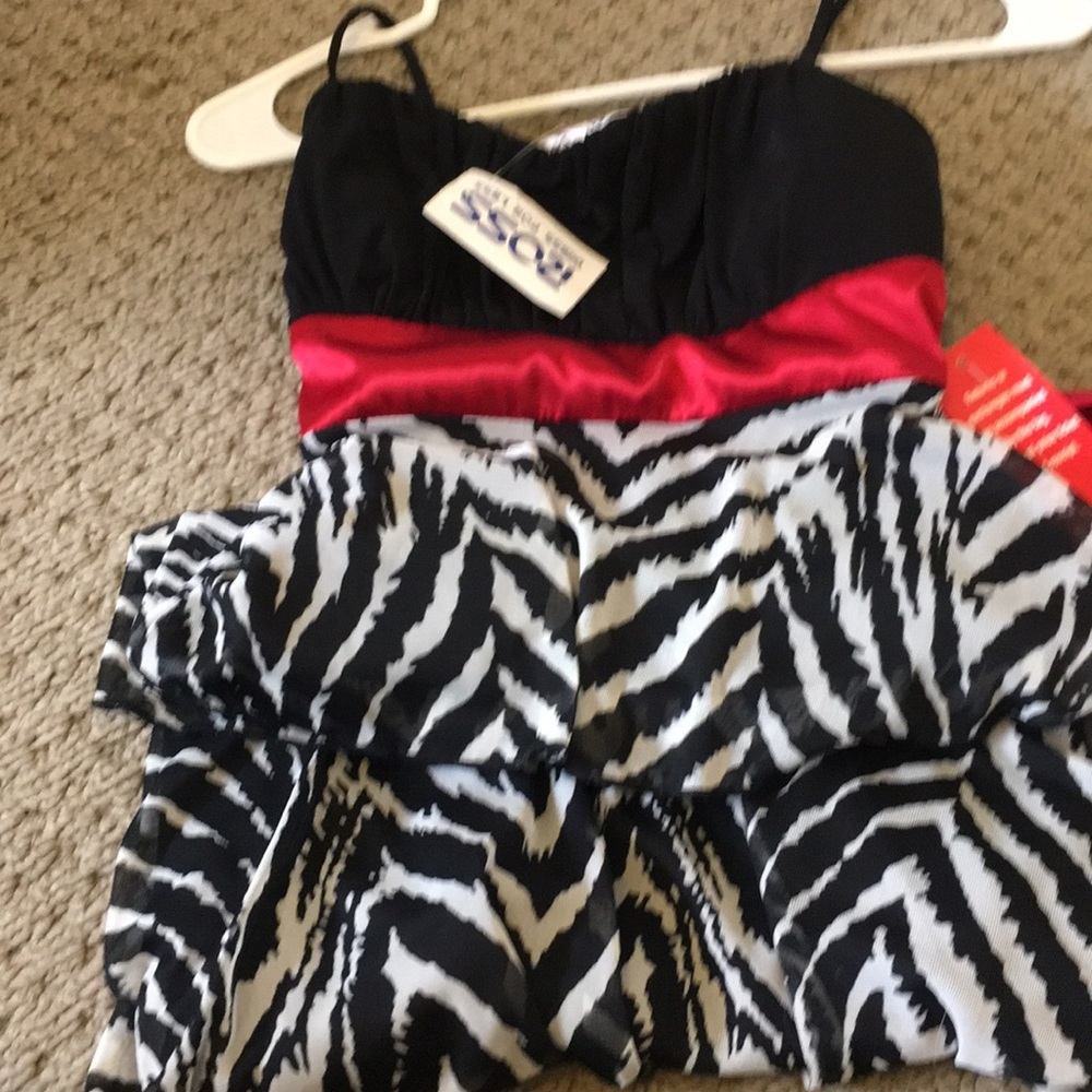 Dress - Picture 3 of 4